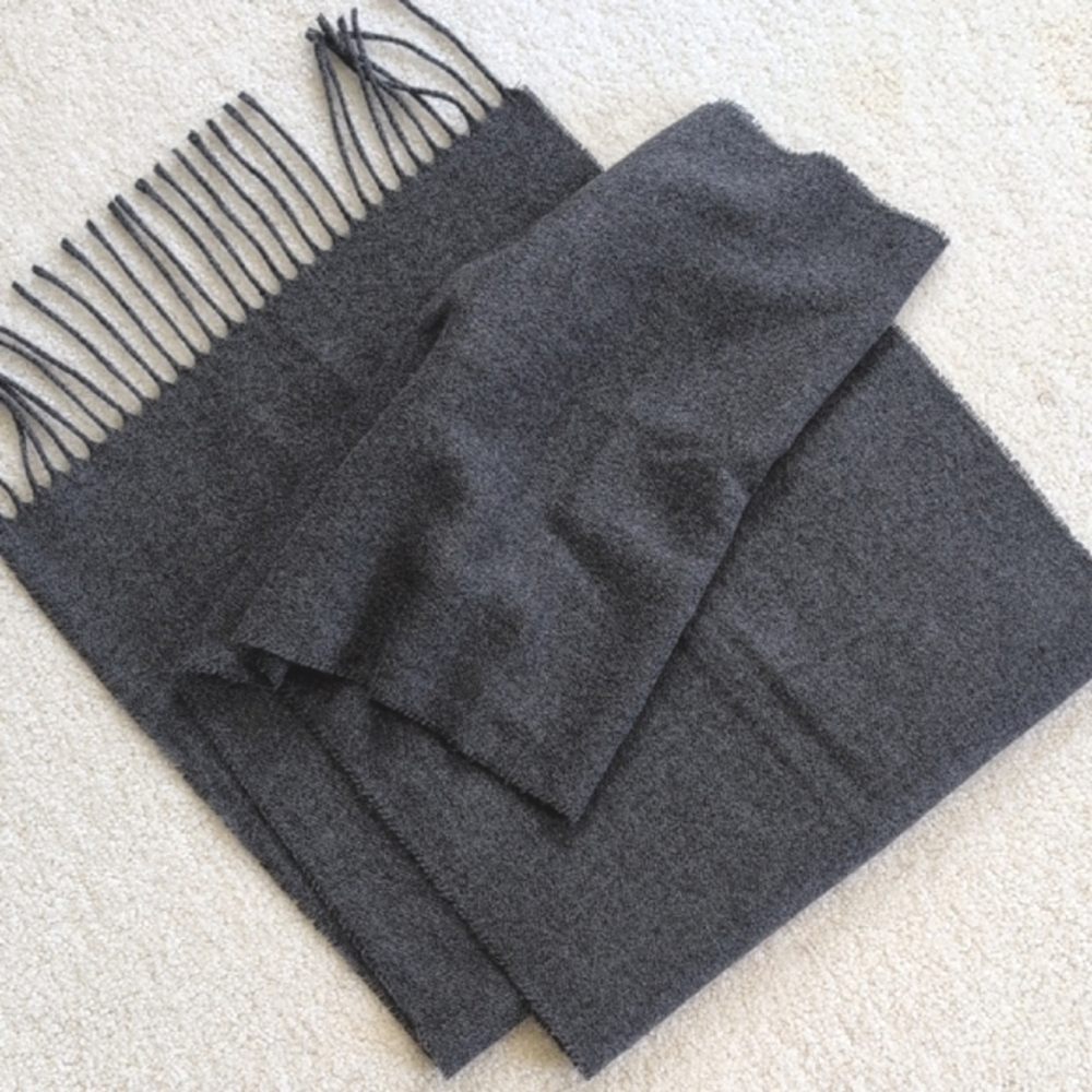 NWOT Gray Scarf